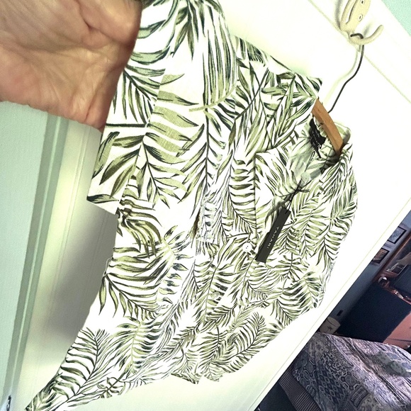 Tahari Tropical Print 100% linen Button Front - Picture 8 of 11